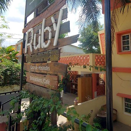 Ruby - Casa De Hospedes - Backpackers Nampula Kültér fotó