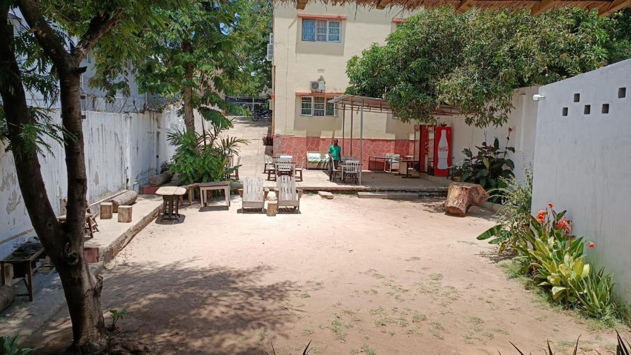 Ruby - Casa De Hospedes - Backpackers Nampula Kültér fotó